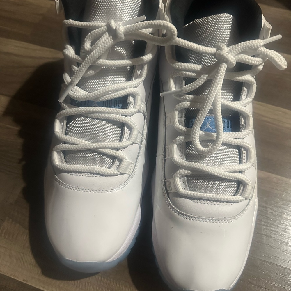 Jordan 11 Retro Legend Blue